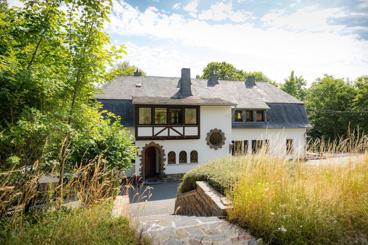 Landhaus Karbach Komplett Oder Einzelne Wohneinheiten Villa Inkl Sauna Bzw Waldhaeuschen Hirten Exterior photo