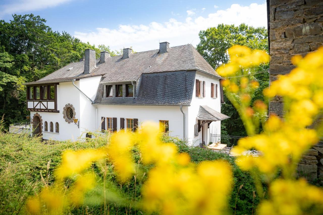 Landhaus Karbach Komplett Oder Einzelne Wohneinheiten Villa Inkl Sauna Bzw Waldhaeuschen Hirten Exterior photo